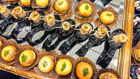 Yellow and Green Cupcakes thumbnail