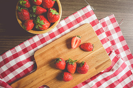 Fresh Strawberries thumbnail