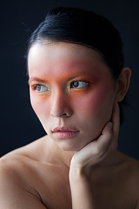 woman with red makeup thumbnail