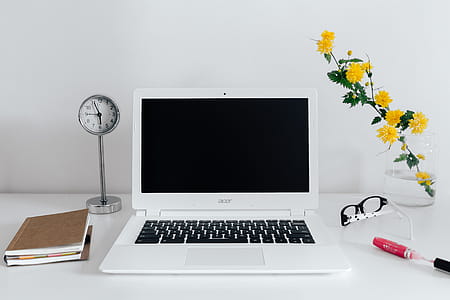 Minimalist Workstation Desk thumbnail