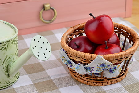 red apple and watering can thumbnail