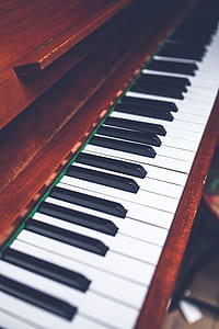brown wooden piano thumbnail