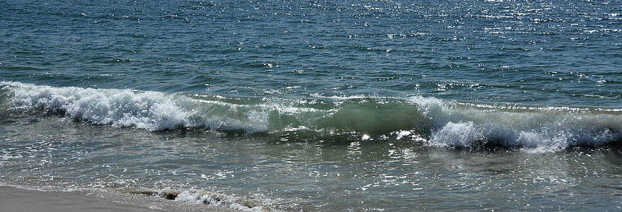 sea waves during daytime thumbnail
