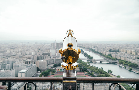 Telescope viewing the city thumbnail