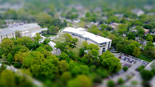 view of buildings and vehicles thumbnail