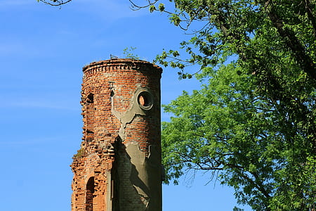 photography of stone structure thumbnail