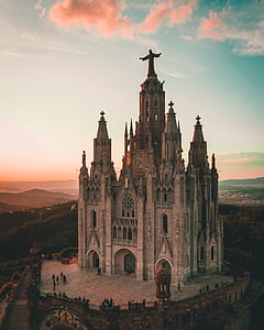 brown concrete castle thumbnail