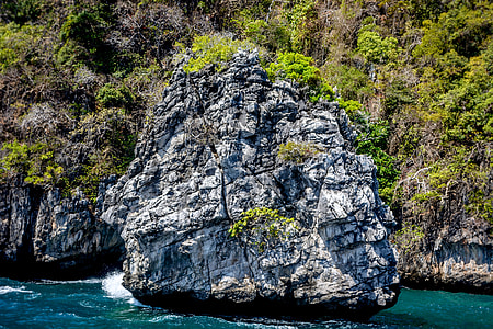 gray stone formation thumbnail