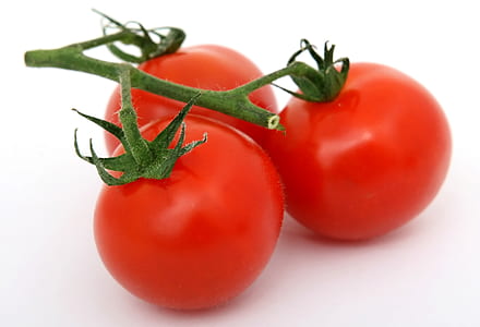 three red tomatoes thumbnail
