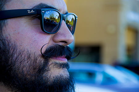 Man Wearing Black Ray-ban Wayfarer thumbnail