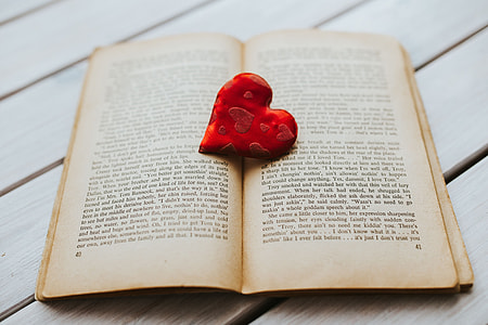 Little red heart with an old book thumbnail