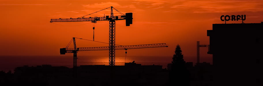 silhouette of tower crane thumbnail
