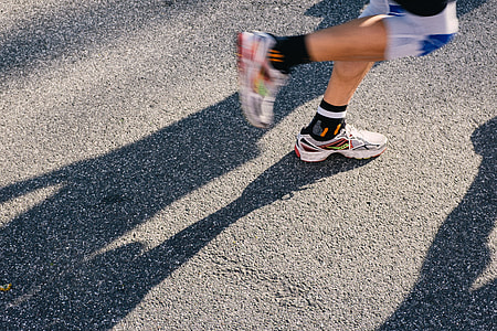 Marathon runner legs thumbnail