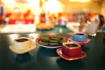 three ceramic cups thumbnail