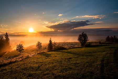 clouds on golden hour thumbnail