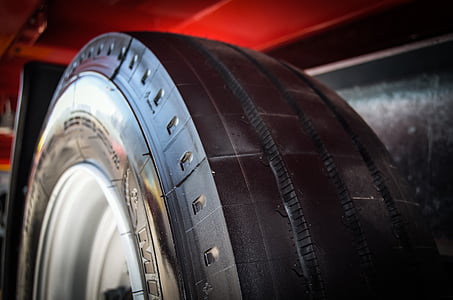 vehicle wheel and tire thumbnail