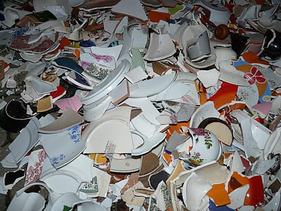 broken plates and bowls thumbnail
