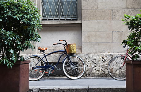 beach cruiser bicycle leaned on wall thumbnail