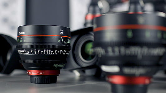 Canon telephoto lens thumbnail