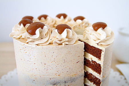 gray and brown cake thumbnail