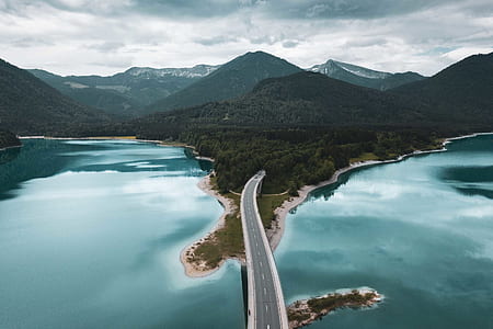 road near bodies of water thumbnail