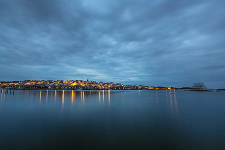 landscape photography of city thumbnail