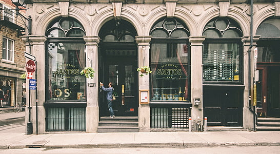 boy standing on Santos store thumbnail