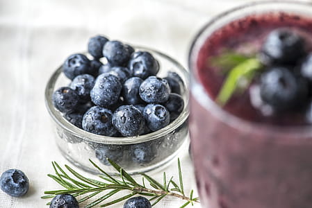 Black Berries in Glass Bowl thumbnail