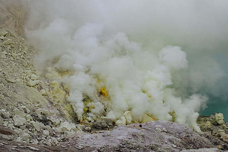 white smoke on rocks thumbnail