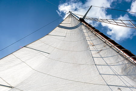 gray sailboat thumbnail