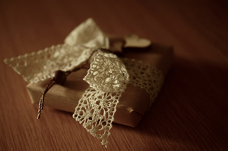 brown wrap gift box thumbnail
