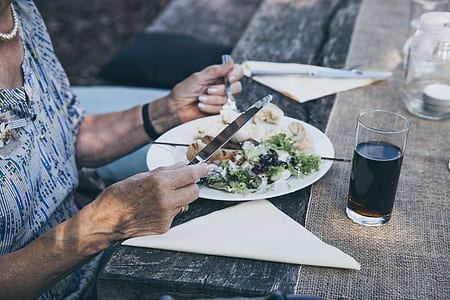 person eating outside thumbnail