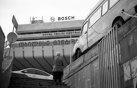 woman looking at Bosch building thumbnail