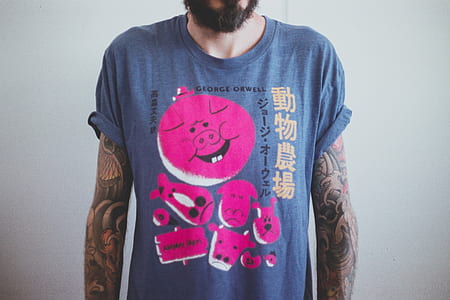 man wearing gray crew-neck shirt thumbnail