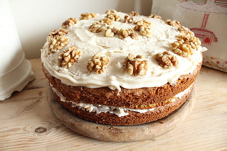 white icing-covered chocolate cake thumbnail