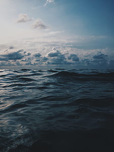 sea at daytime thumbnail