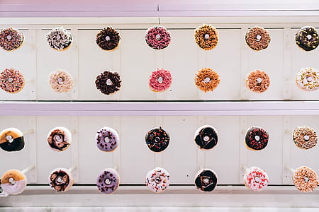 flat-lay photography of doughnuts thumbnail