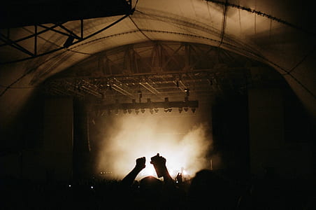 dark stage thumbnail