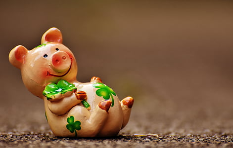 pig figurine thumbnail