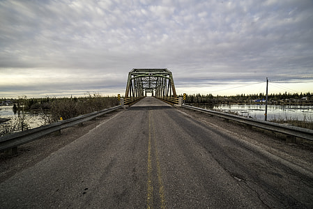 Roadway to the 2nd bridge on the McKenzie River  thumbnail