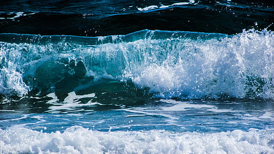 photo of ocean waves thumbnail