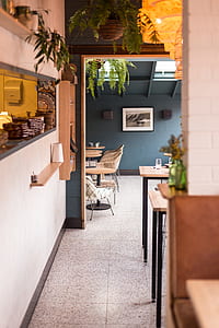 photo of restaurant interior thumbnail