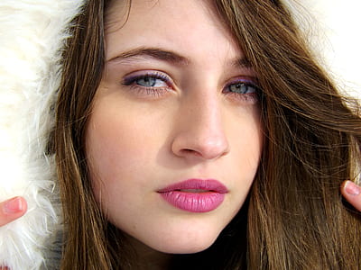closeup photography of woman wearing pink lipstick thumbnail