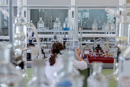 woman on laboratory room thumbnail