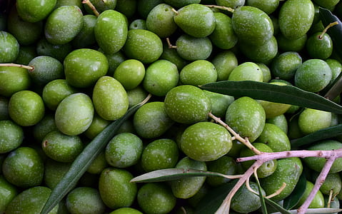 stack of mangoes thumbnail