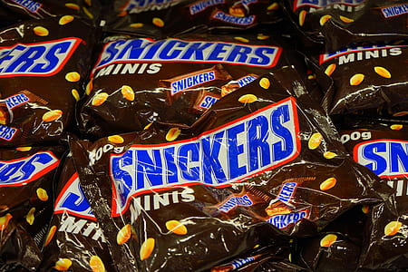 close-up photo of Snickers minis chocolate pack lot thumbnail