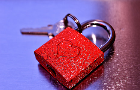 red and silver padlock with key thumbnail