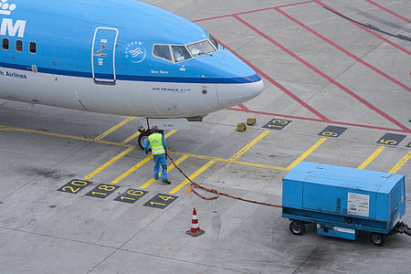 person doing maintenance during daytime thumbnail