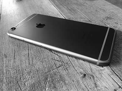 space gray iPhone 6 on table top thumbnail
