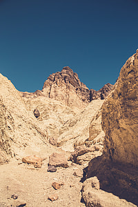 brown rocky mountain during daytime thumbnail